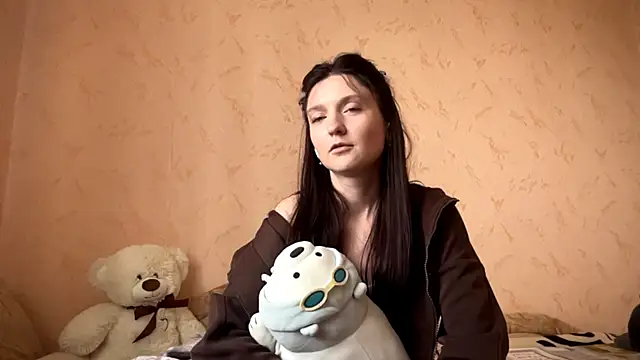 RonnaFalbo online show from 06-15-26, 01:02