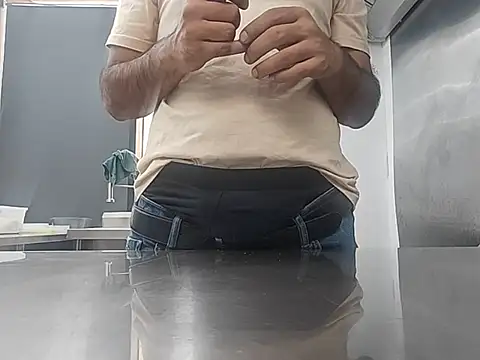 brownskinbull1 online show from 07-22-26, 12:30