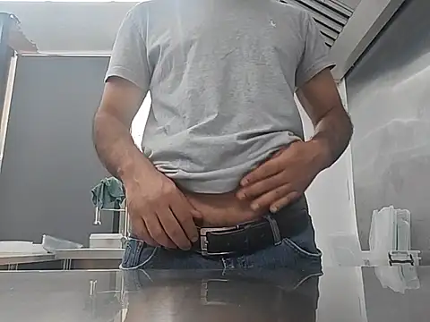 brownskinbull1 online show from 07-24-26, 01:42