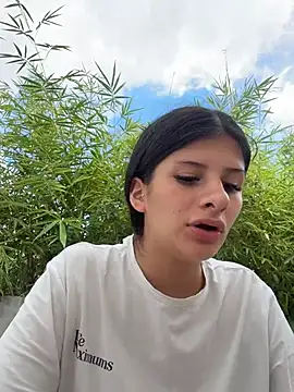 Snapshot of Mia_Alanna chatting on 06-25-26, 06:34 Mia Alanna online show from 06-25-26, 06:34