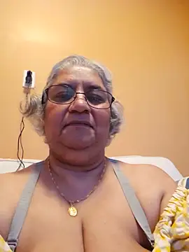 Snapshot of MistressRetribution chatting on 06-27-26, 12:37 MistressRetribution online show from 06-27-26, 12:37