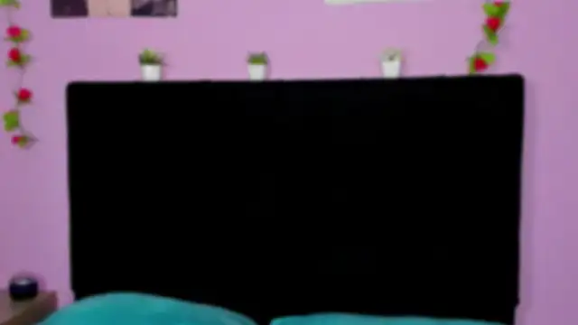 Snapshot of Makii_XOXO chatting on 06-27-26, 11:43 Makii XOXO online show from 06-27-26, 11:43