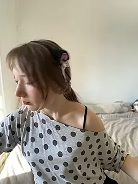 Strawberry Senpai online show from 07-15-26, 02:44