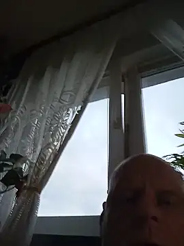 Snapshot of ZLOZ60 chatting on 06-16-26, 02:03 ZLOZ60 online show from 06-16-26, 02:03