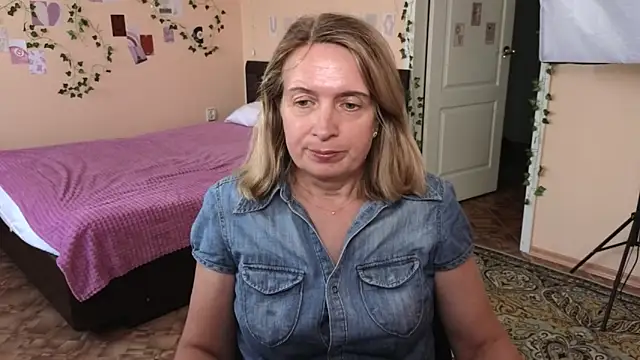 Snapshot of Melissa_Lie chatting on 06-16-26, 10:29 Melissa Lie online show from 06-16-26, 10:29
