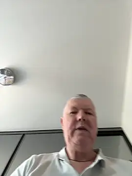 Snapshot of cumboy chatting on 04-25-26, 10:29 cumboy online show from 04-25-26, 10:29