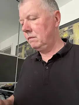 Snapshot of cumboy chatting on 05-11-26, 11:49 cumboy online show from 05-11-26, 11:49