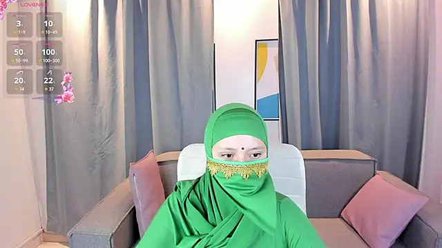 Snapshot of Nayla_Luxe chatting on 06-16-26, 01:47 Nayla Luxe online show from 06-16-26, 01:47