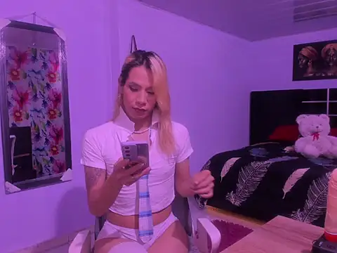 Snapshot of aria_rouss chatting on 07-18-26, 04:00 aria rouss online show from 07-18-26, 04:00