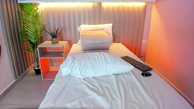 jazminmoree online show from 07-28-26, 08:52