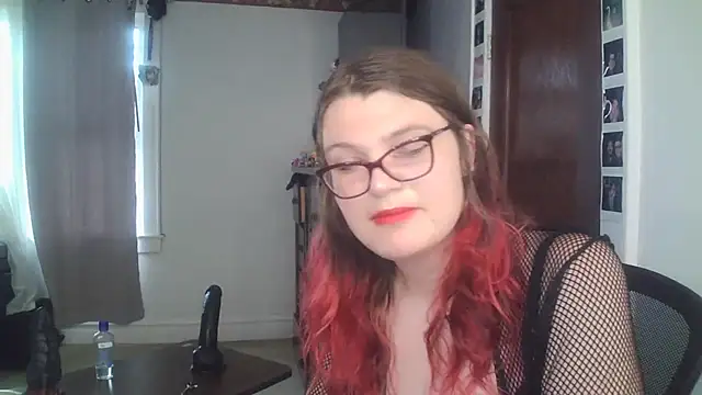 Snapshot of Tranicpixiedreamgrl chatting on 06-22-26, 11:57 Tranicpixiedreamgrl online show from 06-22-26, 11:57