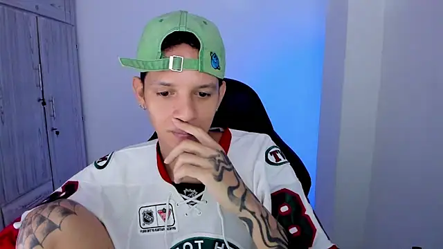 tylerrnova online show from 06-26-26, 03:22