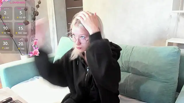 Snapshot of Nika-Smith chatting on 08-09-26, 09:25 Nika-Smith online show from 08-09-26, 09:25