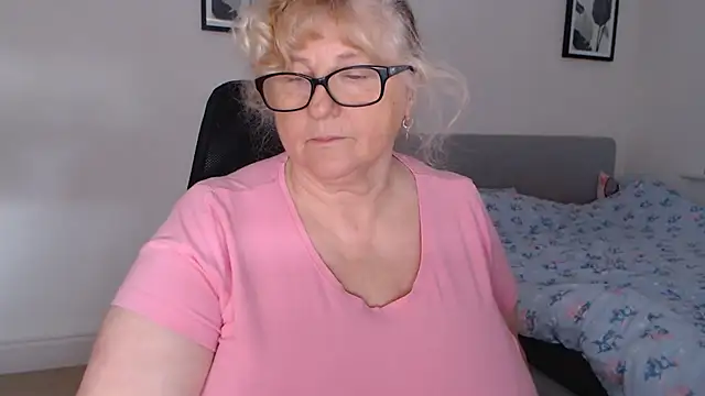 Snapshot of NoraMelow chatting on 07-04-26, 11:05 NoraMelow online show from 07-04-26, 11:05