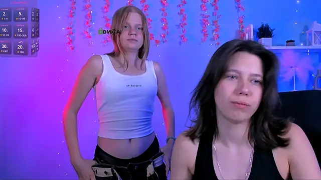 Snapshot of bella_sky11 chatting on 07-06-26, 06:43 bella sky11 online show from 07-06-26, 06:43