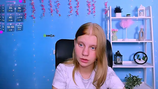 Snapshot of bella_sky11 chatting on 07-11-26, 09:45 bella sky11 online show from 07-11-26, 09:45