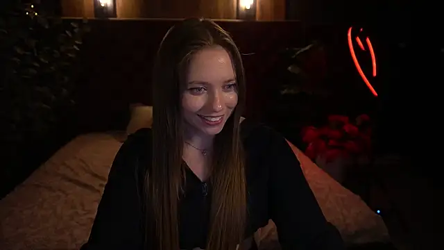 Snapshot of MagneticQueen chatting on 06-19-26, 04:11 MagneticQueen online show from 06-19-26, 04:11