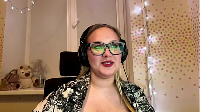 Snapshot of TashaDarm chatting on 06-20-26, 07:27 TashaDarm online show from 06-20-26, 07:27