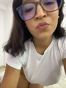 Julieta Vegaax online show from 07-12-26, 07:38