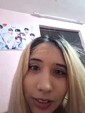 Snapshot of Honeycitabomnita chatting on 06-20-26, 11:51 Honeycitabomnita online show from 06-20-26, 11:51