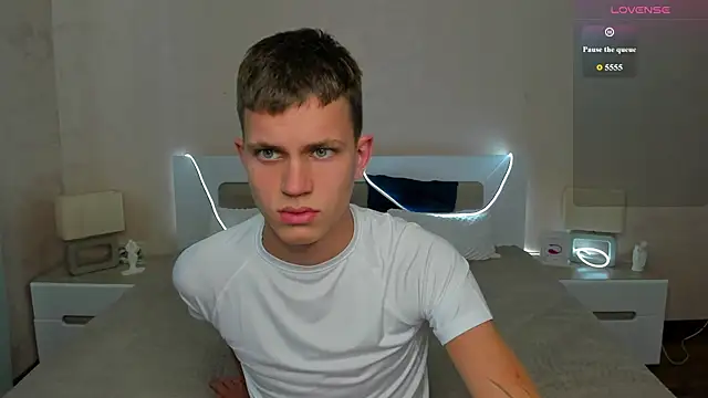 m0neyken online show from 07-08-26, 07:13