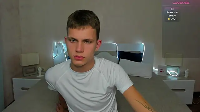 m0neyken online show from 07-10-26, 03:00