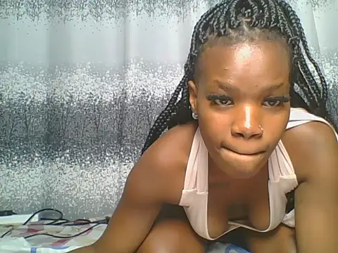 Snapshot of Zoe__3 chatting on 06-19-26, 06:45 Zoe 3 online show from 06-19-26, 06:45