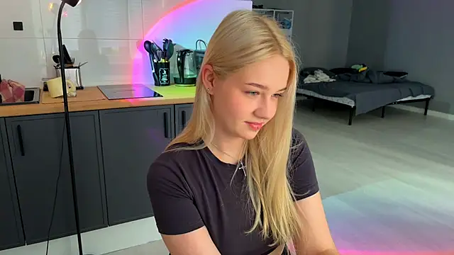 MichelleMargiela online show from 07-18-26, 02:16