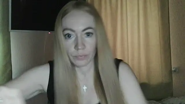 Snapshot of Zolissani chatting on 06-21-26, 11:13 Zolissani online show from 06-21-26, 11:13
