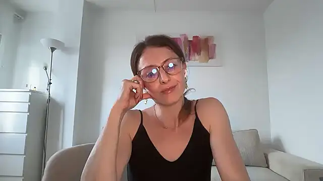 Snapshot of Cirellasi chatting on 07-02-26, 05:41 Cirellasi online show from 07-02-26, 05:41