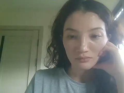 Snapshot of Calenyagi chatting on 06-29-26, 12:27 Calenyagi online show from 06-29-26, 12:27