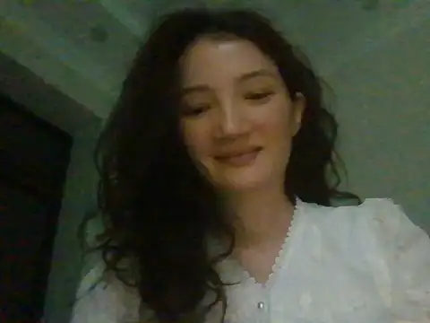 Snapshot of Calenyagi chatting on 07-21-26, 05:26 Calenyagi online show from 07-21-26, 05:26