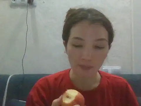 Snapshot of Calenyagi chatting on 07-25-26, 02:47 Calenyagi online show from 07-25-26, 02:47