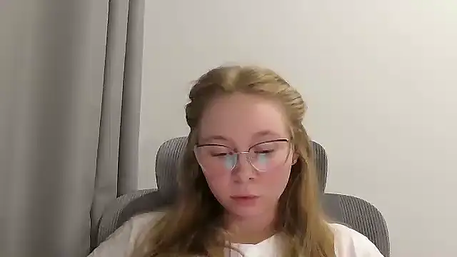 Vinelly online show from 06-23-26, 07:23