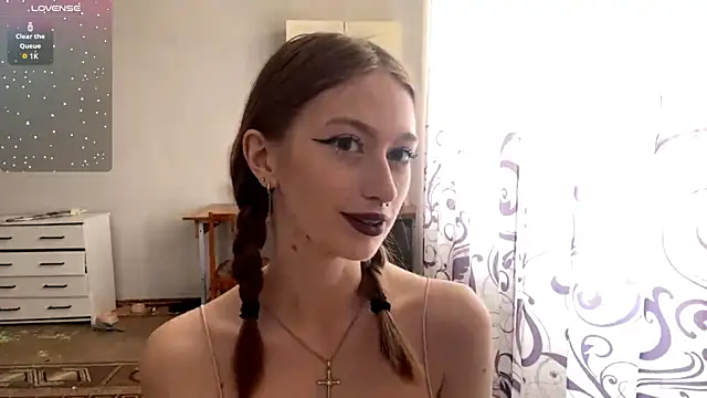 NicoleLouis online show from 06-22-26, 09:06
