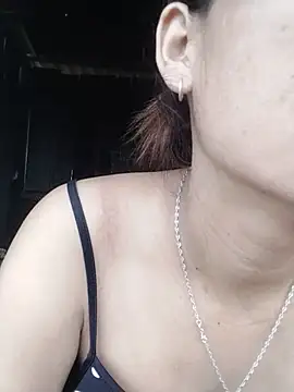 Snapshot of _Lynk_ chatting on 08-05-26, 01:19 Lynk online show from 08-05-26, 01:19