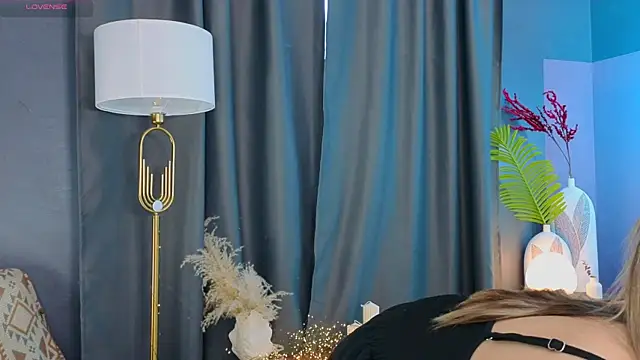 Snapshot of Chiaranotte chatting on 07-01-26, 07:10 Chiaranotte online show from 07-01-26, 07:10