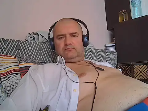 Snapshot of CristianDaniel78 chatting on 07-28-26, 02:35 CristianDaniel78 online show from 07-28-26, 02:35