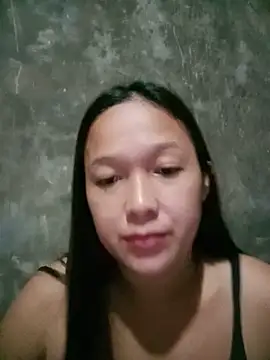 Snapshot of urwomaninlove chatting on 06-30-26, 02:12 urwomaninlove online show from 06-30-26, 02:12