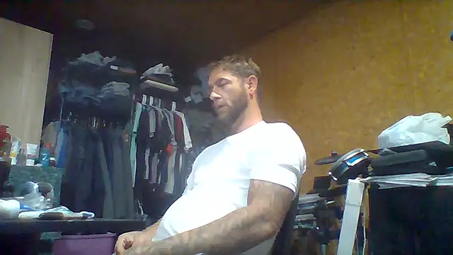 Snapshot of midwestkinkster580 chatting on 08-03-26, 06:34 midwestkinkster580 online show from 08-03-26, 06:34