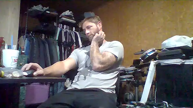 Snapshot of midwestkinkster580 chatting on 08-09-26, 06:07 midwestkinkster580 online show from 08-09-26, 06:07