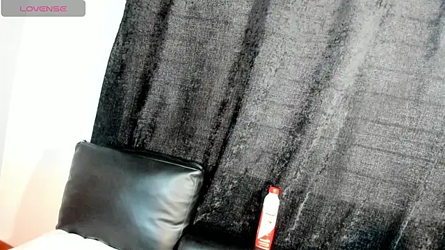 Snapshot of love_amor_ chatting on 04-23-26, 09:39 love amor online show from 04-23-26, 09:39