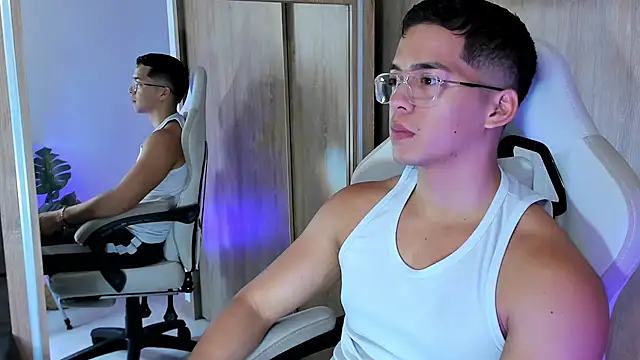 Matias strong1 online show from 08-09-26, 11:48