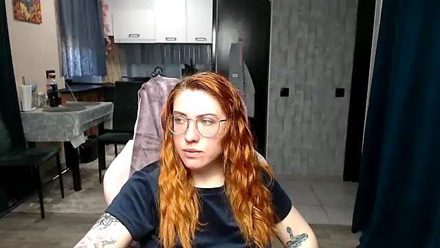 Snapshot of Reginasmilee chatting on 04-23-26, 04:24 Reginasmilee online show from 04-23-26, 04:24