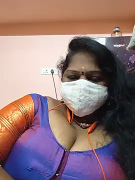 Snapshot of yalini1431 chatting on 07-18-26, 08:12 yalini1431 online show from 07-18-26, 08:12