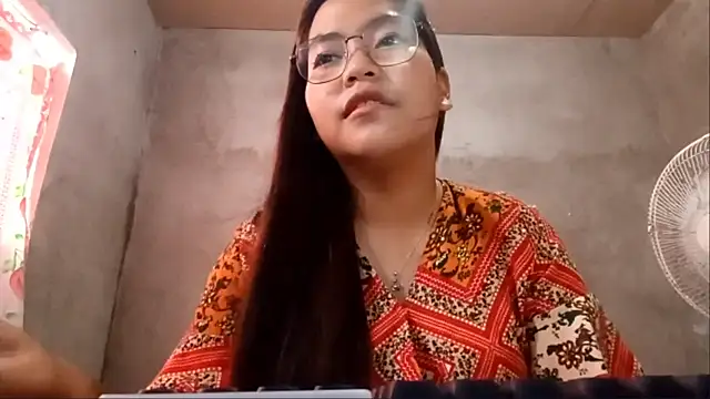 SilviaShelnutt online show from 06-28-26, 04:40