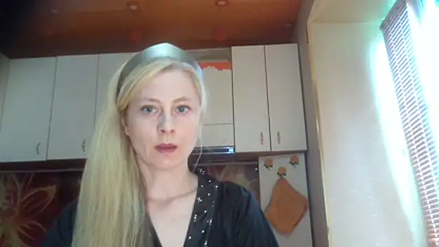 Snapshot of Vexieeka chatting on 07-14-26, 02:12 Vexieeka online show from 07-14-26, 02:12