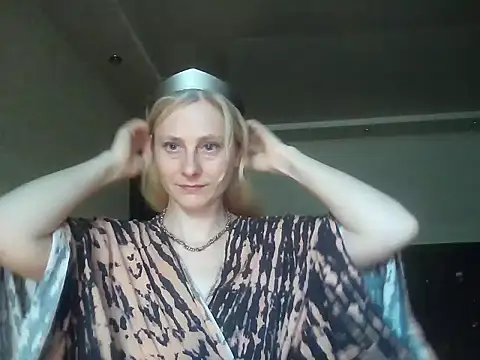 Snapshot of Vexieeka chatting on 07-28-26, 07:15 Vexieeka online show from 07-28-26, 07:15