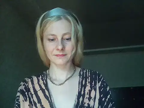 Snapshot of Vexieeka chatting on 07-28-26, 07:39 Vexieeka online show from 07-28-26, 07:39