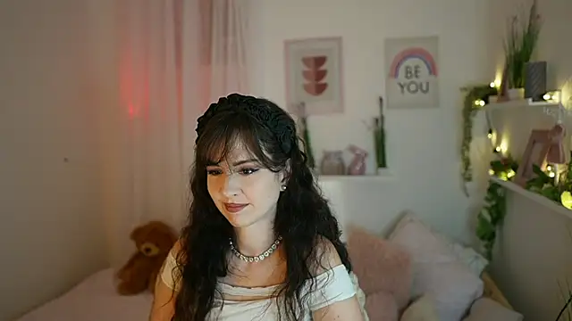Daisy Lowe online show from 07-18-26, 06:01